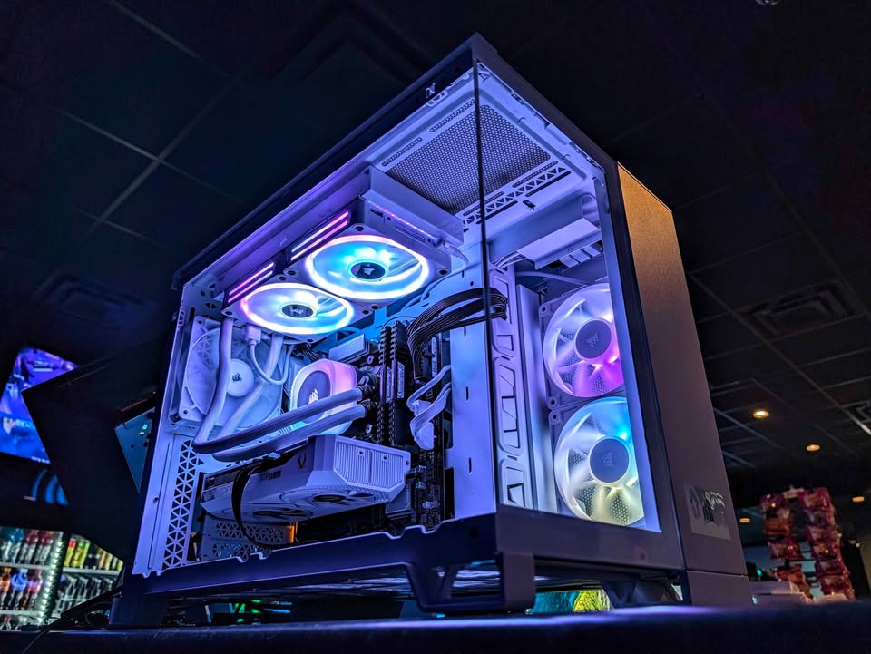 Custom gaming PC Frost edition