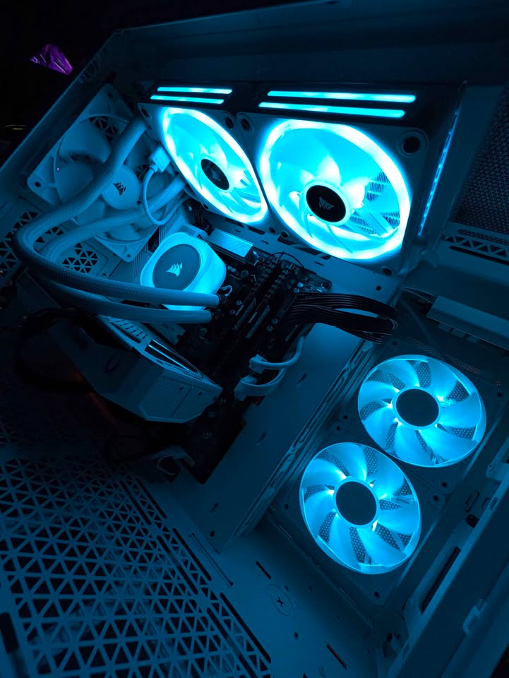 Custom gaming PC Frost edition